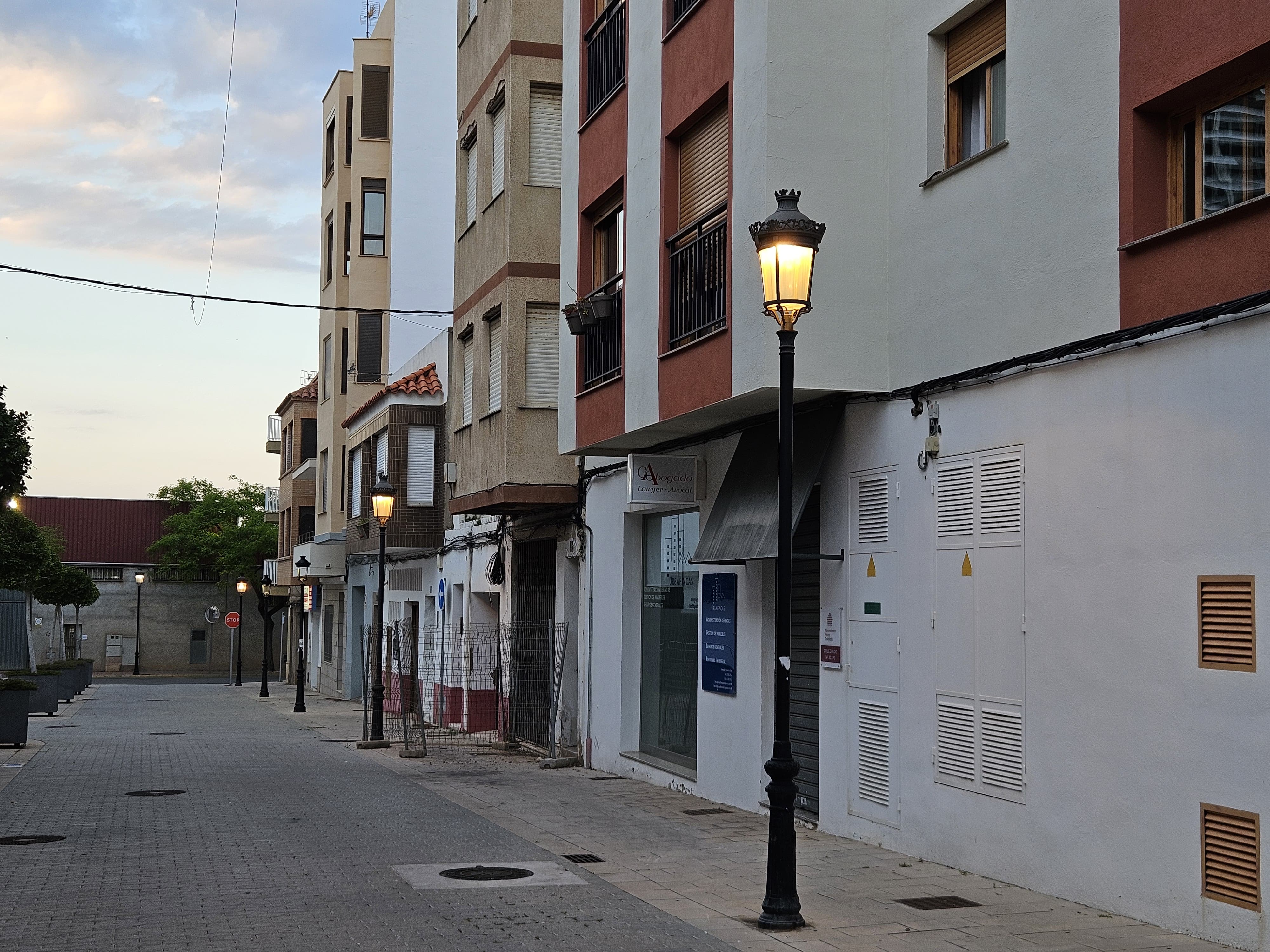 El ayuntamiento de Oropesa del Mar inicia los trabajos de mejora del alumbrado público que se extenderán por todo el municipio